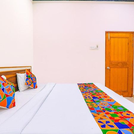 Capital O 64299 Hotel Suncity Juhi Bari Bagian luar foto