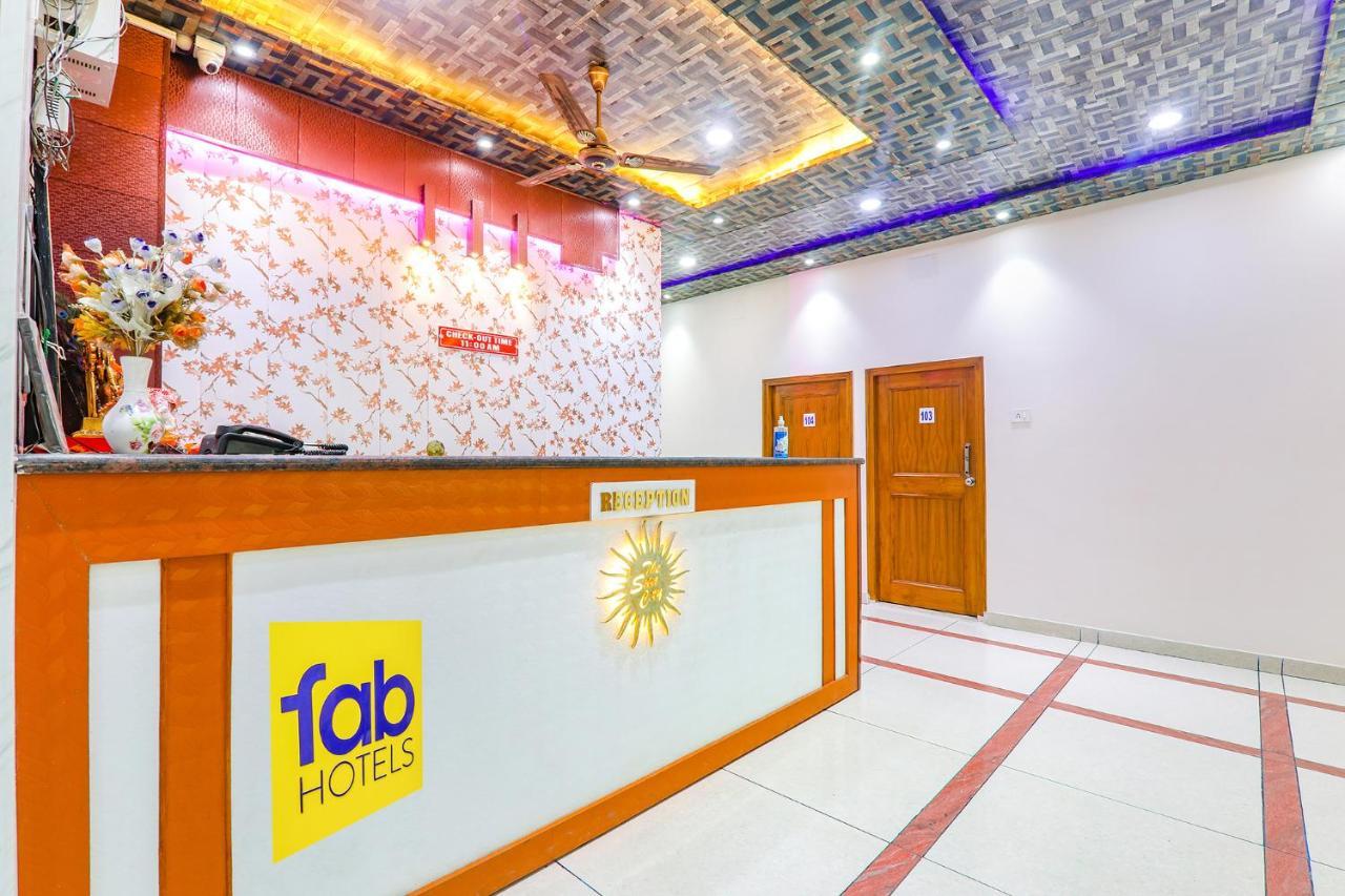 Capital O 64299 Hotel Suncity Juhi Bari Bagian luar foto
